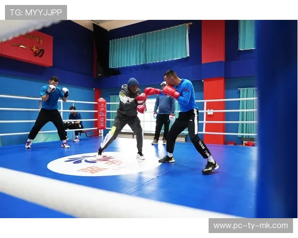 拳击世锦赛古巴选手卫冕,三点判定胜出 拳击世锦赛古巴选手卫冕,三点判定胜出