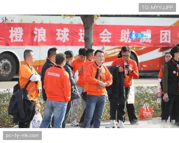 首次尝试“主队”与“客队”双解说流直播，满足不同地域球迷观赛需求